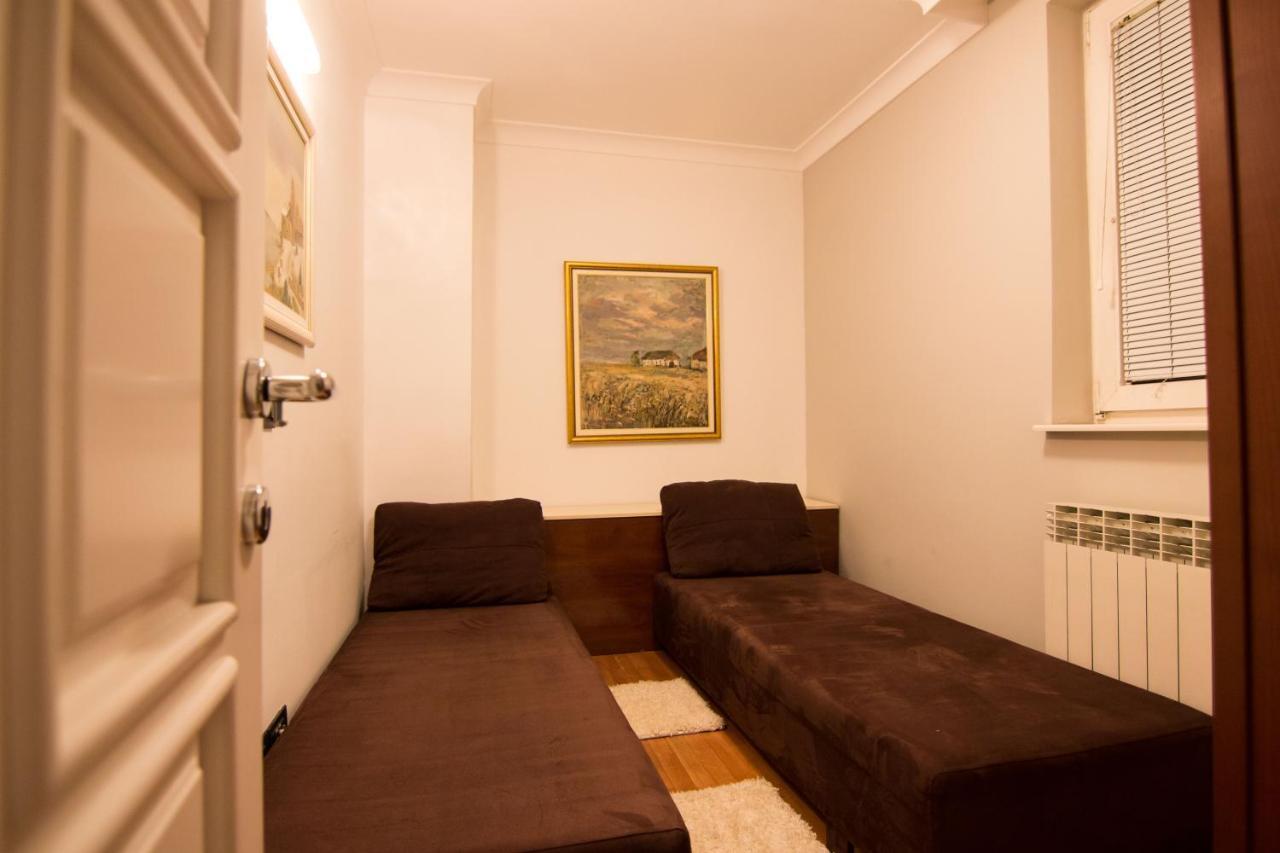 Apartment Novak Belgrad Exteriör bild
